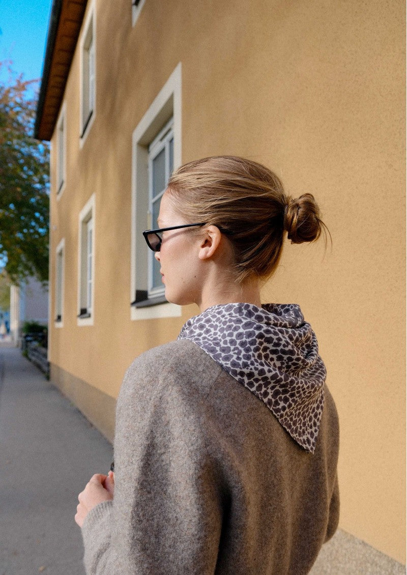 Le Scarf Wool Leopard Scarf in White/Grey/Black– Willow & Wolf Marlborough